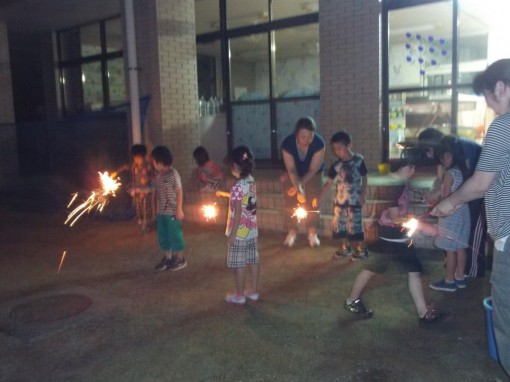 夏の夜に欠かせない花火