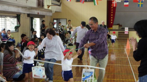 運動会　祖父母競技