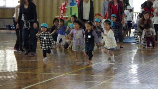 運動会　未就園児かけっこ