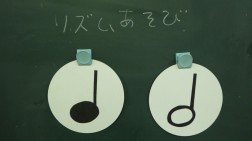 パピー　今日はリズムあそびをしました