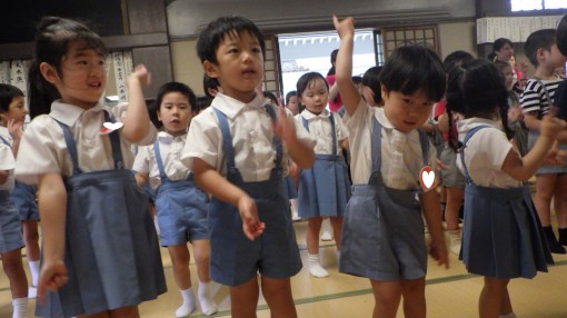 ♪水をたくさん　くんできて～