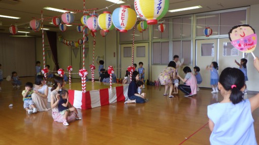 パピー　盆踊りを見学