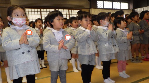 保育園のおともだちと一緒に礼拝